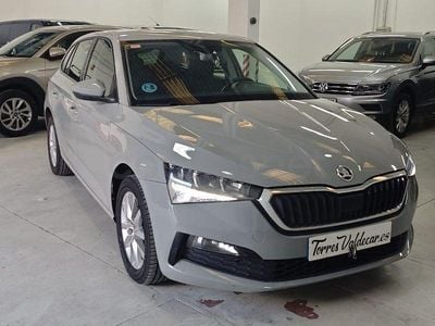 Usado Skoda Scala Style 115 CV (84 kW) 2020 Gris / plata Utilitario