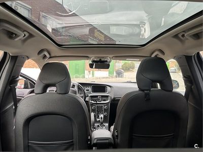 Negro Usado 2015 Volvo V40 CC Momentum Familiar | 8600 € (Precio justo)