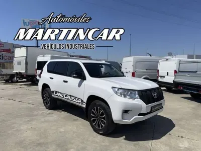 Używany Toyota Land Cruiser 177 KM (130 kW) 2018 Biały SUV
