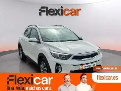 Usado Kia Stonic 100 CV (73 kW) 2022 Blanco SUV