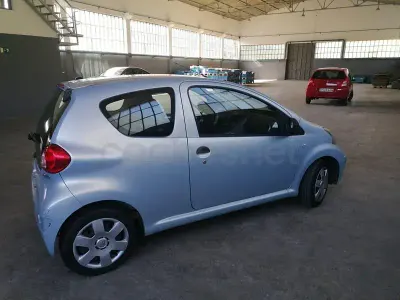 Occasion Toyota Aygo 68 PK (50 kW) 2006 Grijs Hatchback