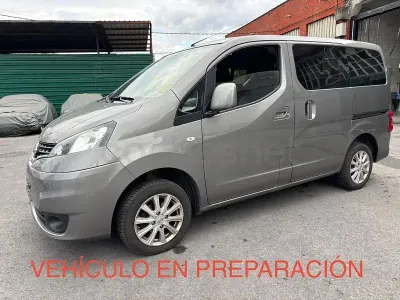 Begagnad Nissan Evalia 110 HK (80 kW) 2016 Grå Minibuss