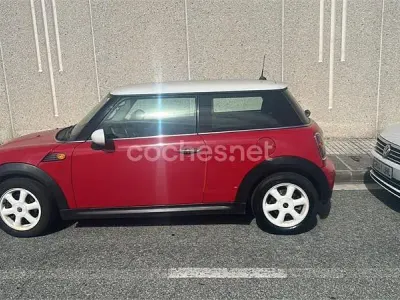 Usado Mini Cooper D 110 CV (80 kW) 2007 Rojo Utilitario