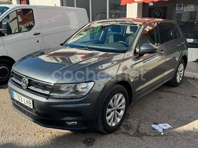 Gris / plata Usado 2020 VW Tiguan Edition SUV | 20.900 € (Super precio)