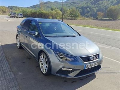 Usado Seat Leon ST FR 125 CV (91 kW) 2018 Gris / plata Familiar