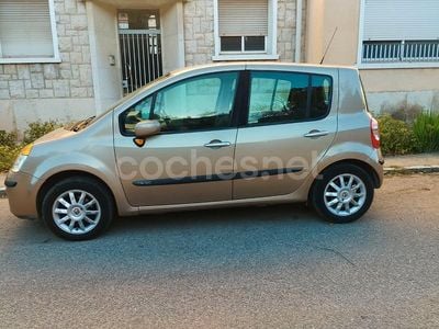 Usado Renault Modus Expression 100 CV (73 kW) 2005 Beige Monovolumen