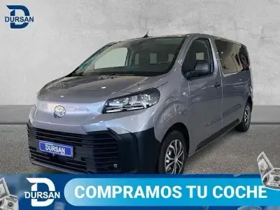 Usado Toyota Proace 100 kW (136 CV) 2025 Gris Monovolumen