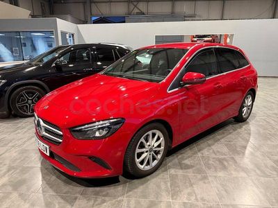 Usado Mercedes B180 136 CV (100 kW) 2020 Rojo Monovolumen