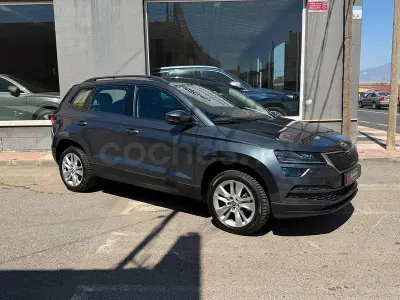 Usado Skoda Karoq Ambition 150 CV (110 kW) 2021 Gris / plata SUV