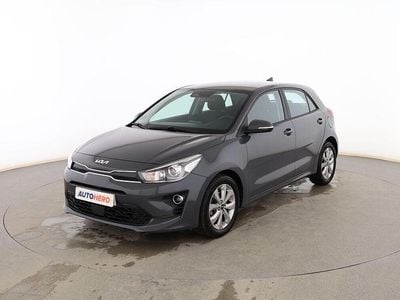 Usado Kia Rio Spirit 100 CV (73 kW) 2022 Gris Berlina