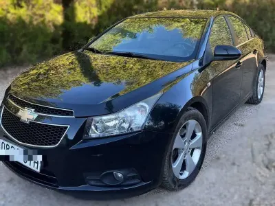 Usado Chevrolet Cruze LT 150 CV (110 kW) 2010 Negro Utilitario