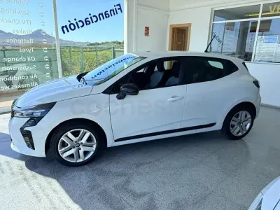 Usado Renault Clio V Evolution 90 CV (66 kW) 2025 Blanco Berlina