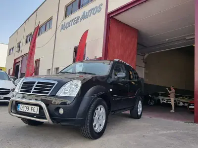 Usado SsangYong Rexton II Limited 165 CV (121 kW) 2007 Negro SUV