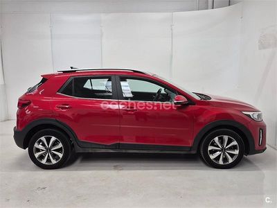 Usado Kia Stonic 120 CV (88 kW) 2022 Rojo SUV