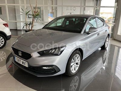 Gris / plata Usado 2024 Seat Leon Style Berlina | 23.900 € (Precio justo)