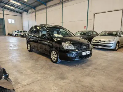Usado Kia Carens Active 140 CV (102 kW) 2009 Negro Monovolumen