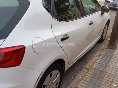 Usado Seat Ibiza Style 85 CV (62 kW) 2014 Blanco Berlina
