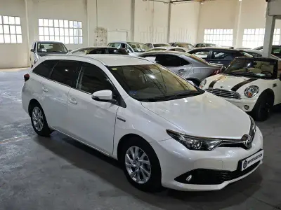 Usado Toyota Auris Hybrid