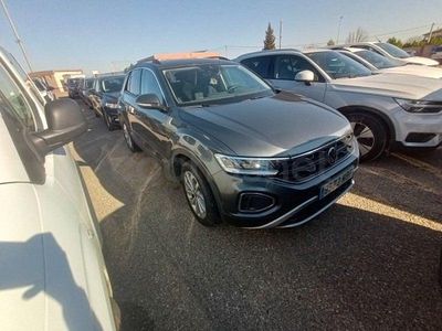 Usado VW T-Roc Life 115 CV (84 kW) 2022 Gris / plata SUV