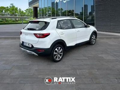 Käytetty Kia Stonic Style 84 HP (61 kW) 2023 Valkoinen Katumaasturi
