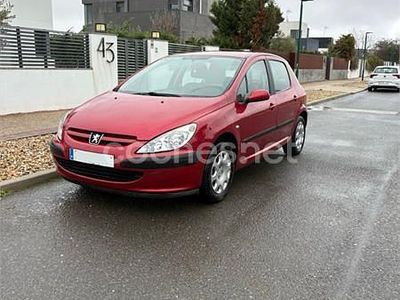 Usado Peugeot 307 110 CV (80 kW) 2004 Granate Berlina