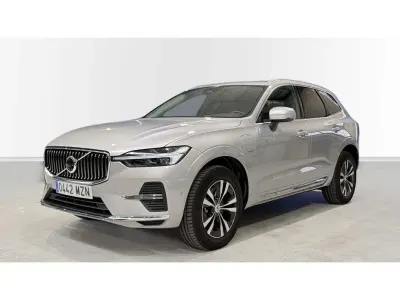 Usado Volvo XC60 Core 351 CV (258 kW) 2025 Plateado SUV