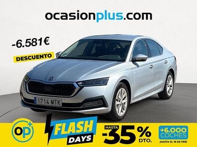 Gris / plata Usado 2024 Skoda Octavia Selection Berlina | 23.450 € (Precio justo)
