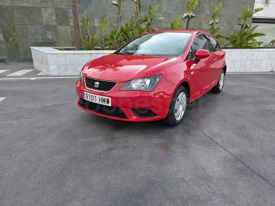 Usado Seat Ibiza SC Reference 70 CV (51 kW) 2012 Rojo Utilitario