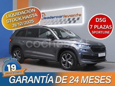 Gris / plata Usado 2023 Skoda Kodiaq SportLine SUV | 32.900 €