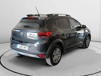 Usado Dacia Sandero Essentiel 101 HP (74 kW) 2022 Cinzento Sedan