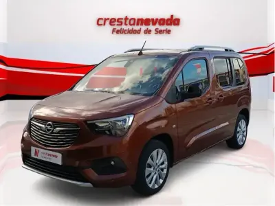 Usado Opel Combo Life Business 102 CV (75 kW) 2022 Marrón