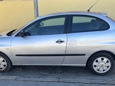 Gris / plata Usado 2003 Seat Ibiza Stella Berlina | 2000 € (Precio justo)