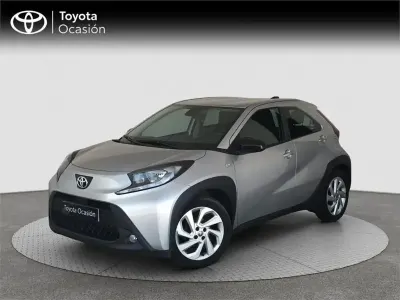 Usado Toyota Aygo X Play 72 CV (52 kW) 2024 Gris SUV