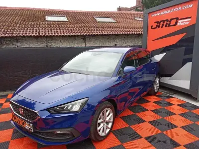 Usado Seat Leon Reference 110 CV (80 kW) 2021 Azul Berlina