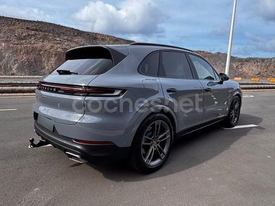 Gris / plata Usado 2024 Porsche Cayenne SUV | 110.995 € (Precio justo)