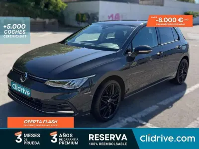 Usado VW Golf VIII 110 CV (80 kW) 2021 Gris Berlina