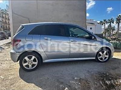 Mercedes B200