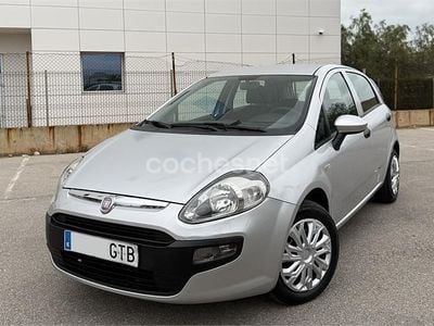 Usado Fiat Punto Evo Dynamic 77 CV (56 kW) 2010 Gris / plata Utilitario