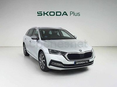 Gris plata Usado 2021 Skoda Octavia Style Familiar | 22.900 € (Un poco caro)