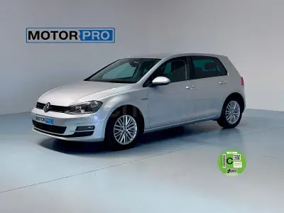 Usado VW Golf VII Advance 122 CV (89 kW) 2014 Gris / plata Berlina