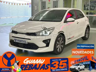 Usado Kia Rio 84 CV (61 kW) 2023 Blanco Berlina