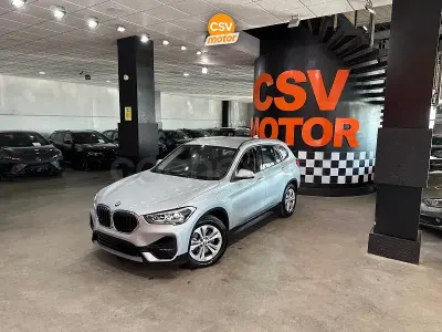 Usado BMW X1 Advantage 220 CV (161 kW) 2021 Gris / plata SUV