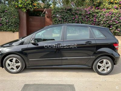 Mercedes B200