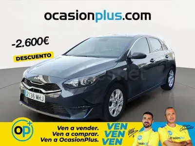 Usado Kia Ceed 136 CV (100 kW) 2023 Gris / plata Utilitario