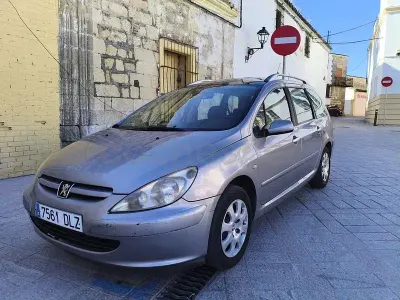 Usado Peugeot 307 110 CV (80 kW) 2005 Gris / plata Familiar