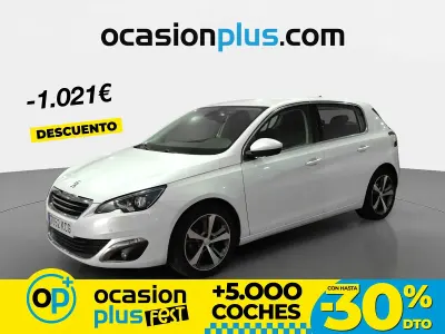Usado Peugeot 308 Allure 120 CV (88 kW) 2017 Blanco Utilitario