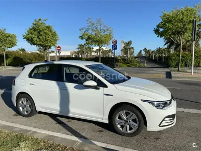 Usado VW Golf VII Life 130 CV (95 kW) 2020 Blanco Berlina