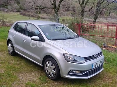 Usado VW Polo Advance 90 CV (66 kW) 2016 Gris / plata Berlina