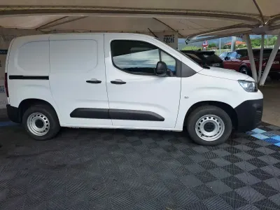 Usado Citroën e-Berlingo 102 CV (75 kW) 2022 Blanco Monovolumen