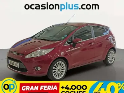 Usado Ford Fiesta Titanium 95 CV (69 kW) 2012 Rojo Utilitario